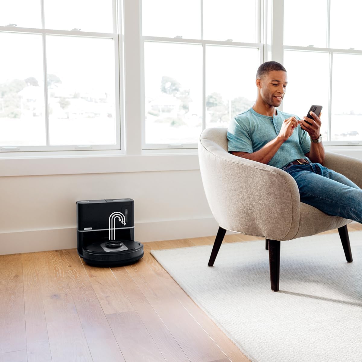 Super robotic vacuum cleaner, 30 day capacity bagless self empty base, WiFi, Alexa compatible, black/silver